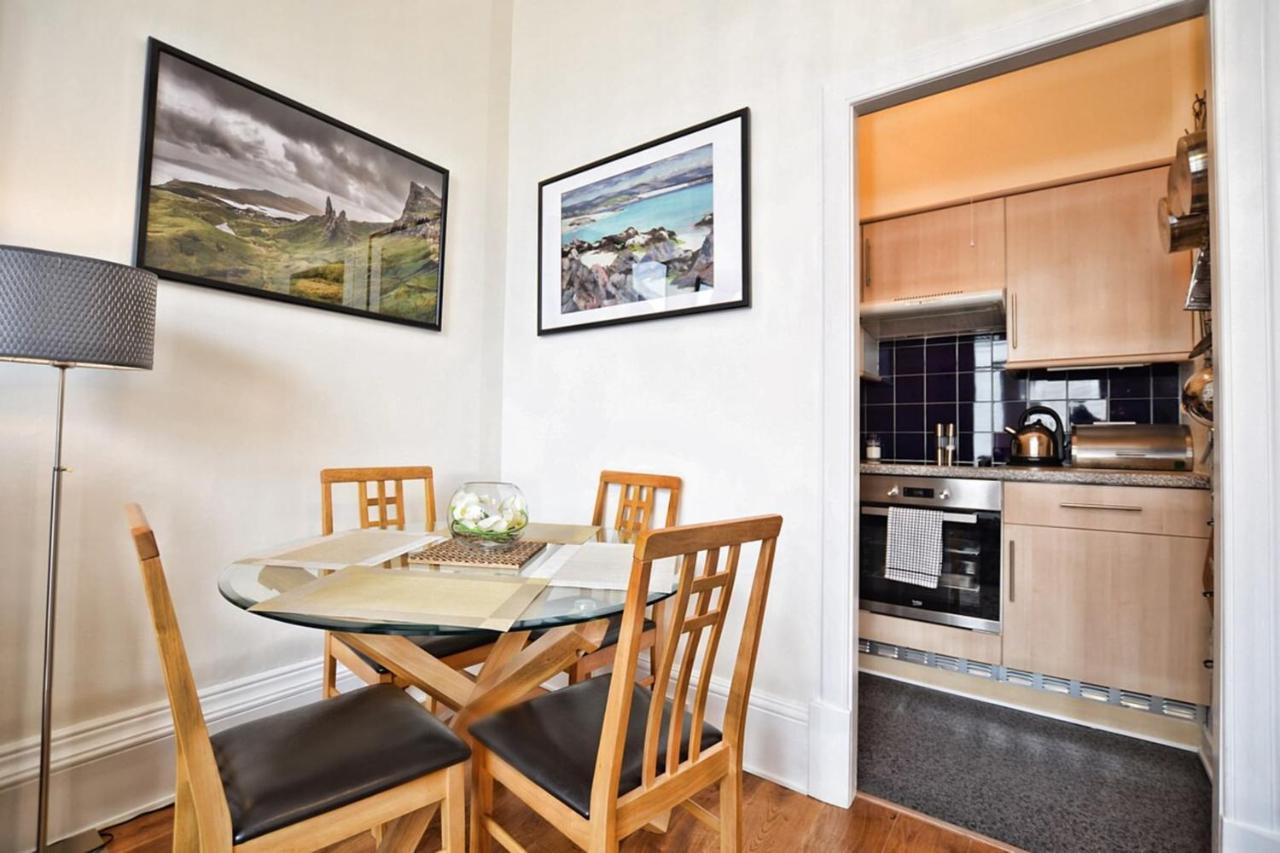 Cozy 2 Bedroom Apartment At Heart Of The Edinburgh Edimburgo Exterior foto