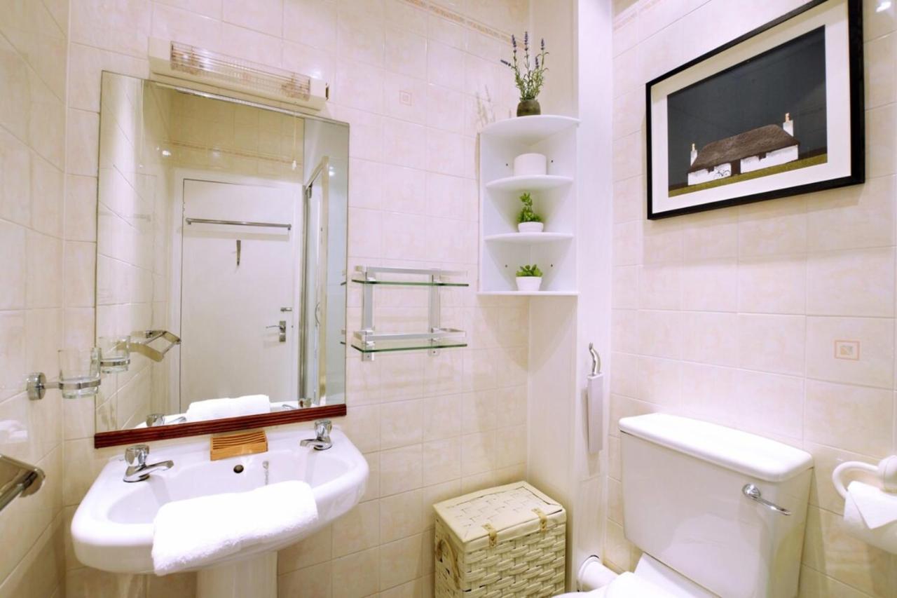 Cozy 2 Bedroom Apartment At Heart Of The Edinburgh Edimburgo Exterior foto